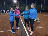 Esta semana se está disputando el torneo de dobles padres e hijos “Raqueta Navideña” organizado por la Escuela de Tenis Kuore