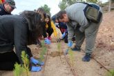 Usuarios de Astrapace participan hoy en la plantacin de nuevo arbolado en Terra Natura dentro del Plan Foresta