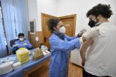 Estudiantes de Enfermería, Medicina y Odontología de la UMU reciben la primera dosis de la vacuna contra la COVID-19