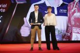 Gabi Lorente recibe el Premio al mejor entrenador 2022