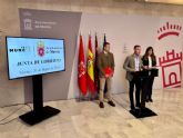 Murcia impulsa la modernizaci�n de sus campos de f�tbol con la renovaci�n integral del c�sped en Alquer�as y Sangonera la Verde