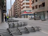 La avenida Juan Carlos I cierra al tr�fico con motivo del montaje de las tribunas para los Desfiles B�blico Pasionales de la Semana Santa de Lorca