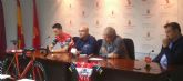El concejal de Deportes presenta al equipo ciclista internacional Dare Gobik Murcia