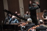 Josu de Solaun ofrecer recitales en Italia y Alemania y conciertos con las orquestas rumanas de Sibiu, Ploiesti y George Enescu