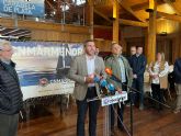 El Gobierno regional dispone de 90 efectivos para la retirada diaria de biomasa en playas del Mar Menor
