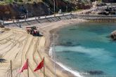 Las brigadas municipales trabajan con Costas para la recuperación de los arenales en Cala Cortina y playas de La Manga y Cabo de Palos