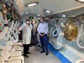 El consejero de Salud visita la cmara hiperbrica instalada en el Santo y Real Hospital La Caridad de Cartagena