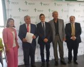 Villegas asiste a la toma de posesin del nuevo presidente de la asociacin española contra el cncer de Murcia