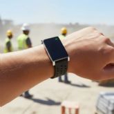 Recursos Humanos pone en marcha un programa piloto de pulseras preventivas para proteger a los trabajadores frente a golpes de calor