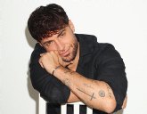 Montoya rompe su silencio musical con 'La Mano Atr�s', una rumba para celebrar la vida y bailar