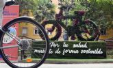Un jardín vertical homenajea a los ciclistas que usan la bicicleta como medio de transporte sostenible