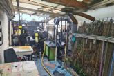 Efectivos de Bomberos acuden a sofocar un incendio en Villas Caravaning