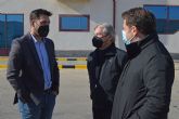 El alcalde López Manzanera visita la empresa local Grupo Forquisa