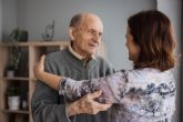 CEAFA y Cinfa impulsan la salud emocional de familiares cuidadores de personas con demencia