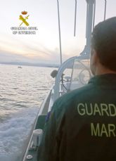 La Guardia Civil intercepta a un hombre tripulando ebrio una embarcacin semirrigida en aguas de La Azoha-Cartagena