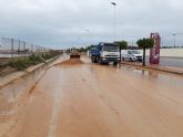La carretera que conecta Balsicas y Los Alczares es la nica va cortada al trfico en la red regional