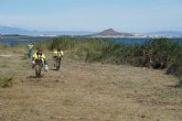 La Comunidad inicia la retirada de cañas en aguas de la playa de Los Nietos para evitar la contaminacin