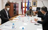 La consejera Valle Miguélez mantiene un encuentro de trabajo con el rector de la Universidad de Murcia