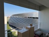Estudios aseguran que materiales como el cristal reduce hasta 20 decibelios el ruido exterior en los hogares