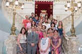 Profesores de ocho paises visitan el Palacio Consistorial