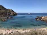 La Autoridad Portuaria instala en la playa de Cala Cortina una barrera de proteccin de 250 metros de longitud