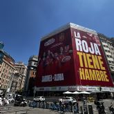 ElPozo despliega una gran lona en pleno centro de Madrid para reforzar su apoyo a la Selecci�n Espa�ola
