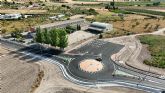 Una nueva rotonda mejora la seguridad vial en el acceso a Archivel y protege el entorno del IES Or�speda