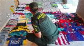 La Guardia Civil retira del mercado ms de 300 prendas textiles falsificadas