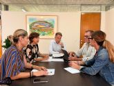 El alcalde Fulgencio Gil felicita a la Polic�a Nacional por la detenci�n del agresor al anciano de 81 a&ntilde;os en el barrio de La Vi&ntilde;a