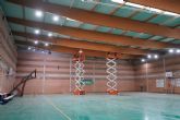 El Ayuntamiento ejecuta los trabajos de renovaci�n de la cubierta del pabell�n deportivo de Los Garres