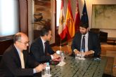 El presidente de la Comunidad, Fernando López Miras, se reúne con el alcalde de Lorquí