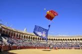 Multitudinaria asistencia a la Jura de fidelidad a la Bandera en un acto inédito en la Plaza de Toros de la Real Maestranza de Caballería de Sevilla