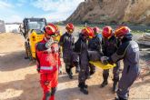 Bomberos de Cartagena realizan prcticas con un vehculo especial de rescate en derrumbamientos