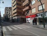 El Ayuntamiento mejorar la accesibilidad de los pasos de peatones de la calle Mayor de Alcantarilla