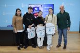 La alcaldesa recibe a los jóvenes bailarines pinatarenses que participaron en Salsanamá Italia