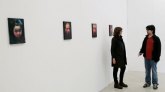 El Centro Prraga inaugura Untitled 8, un proyecto expositivo de retratos annimos del artista murciano Lucas Brox