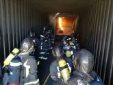 Una treintena de bomberos reciben formacion en Tecnicas de incendios de interior: Flash Over