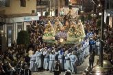 La alcaldesa despide a la Virgen de la Piedad a su salida de la Iglesia de Santa Maria de Gracia