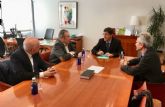 El consejero de Salud mantiene un encuentro con la Real Academia de Medicina y Ciruga