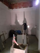 Localizan una obra que se estaba ejecutando sin licencia y con una persona en situacin irregular