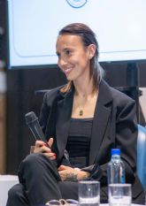 Virginia Torrecilla y su historia personal emociona en el 'Foro Decyde 7'