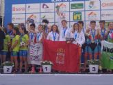 El equipo femenino de Tritones Murcia, campeonas de España de duatln escolar por relevos