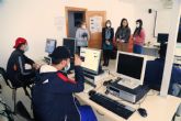 La Comunidad dona a la Hospitalidad Santa Teresa de Cartagena quince ordenadores que ya permiten a personas en exclusin buscar empleo