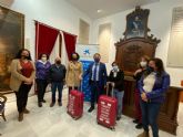 El Ayuntamiento de Lorca presenta el proyecto 'Maletas Itinerantes' para acercar la lectura y las bibliotecas a nuestros mayores