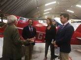 El consejero de Presidencia visita la Fundación Infante de Orleans para conocer su museo de aviones antiguos
