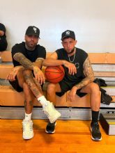 Nicky Jam y Messiah se re�nen en la cancha: La leyenda del reggaet�n contin�a respaldando al pionero del trap latino