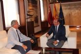 Pedro Antonio Sánchez se reúne con el presidente del Club Taurino de Murcia