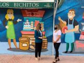 Un nuevo mural de 25 metros decora la zona comercial de Cabezo de Torres
