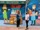 Un nuevo mural de 25 metros decora la zona comercial de Cabezo de Torres