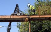 Avanza la construcción de la Senda Verde con la demolición de la pasarela de San José de la Vega